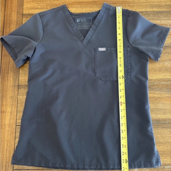 Figs Technical Collection Scrub Top Gray Size Small Style 1000211 - Picture 5 of 11